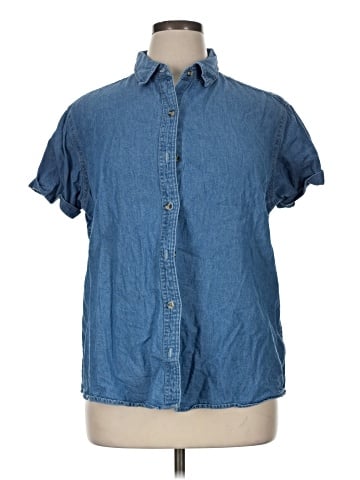 Androgynous Fox Short Sleeve Button-Down Shirt (view 1)