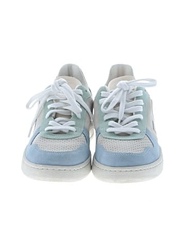 VEJA Sneakers (view 2)