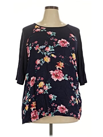 Kaileigh 3/4 Sleeve Blouse (view 1)