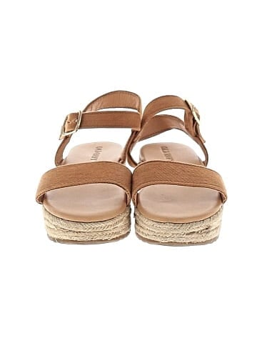 Old Navy Sandals (view 2)