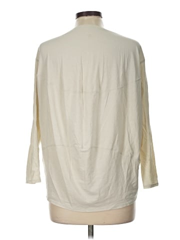 Lululemon Athletica 3/4 Sleeve T-Shirt (view 2)