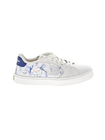 Cariuma Sneakers (view 1)