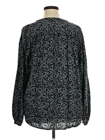 Old Navy Long Sleeve Button-Down Shirt (view 2)