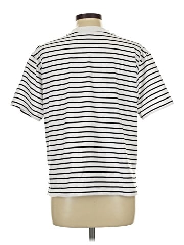 Uniqlo Short Sleeve T-Shirt (view 2)