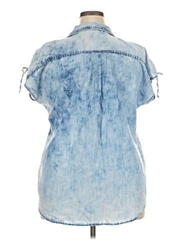 Rock & Republic Short Sleeve Button-Down Shirt (view 2)