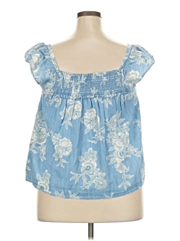 Old Navy Sleeveless Blouse (view 2)