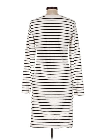 Old Navy Casual Dress (view 2)
