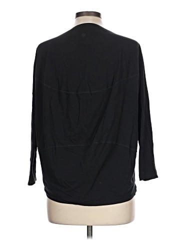 Lululemon Athletica 3/4 Sleeve T-Shirt (view 2)