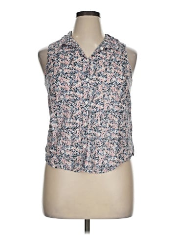 Divided by H&M Sleeveless Button-Down Shirt (view 1)