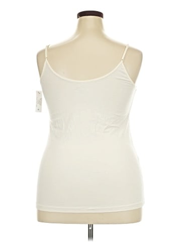 Time and Tru Tank Top (view 2)