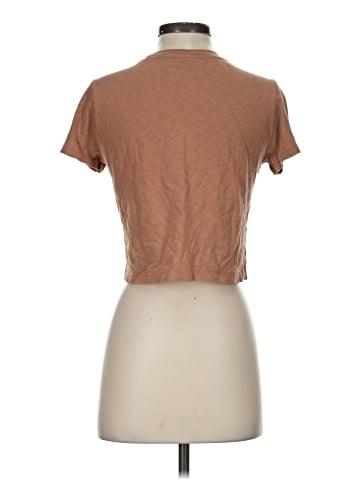 Uniqlo Short Sleeve T-Shirt (view 2)