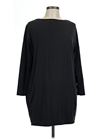 Lululemon Athletica 3/4 Sleeve T-Shirt (view 1)