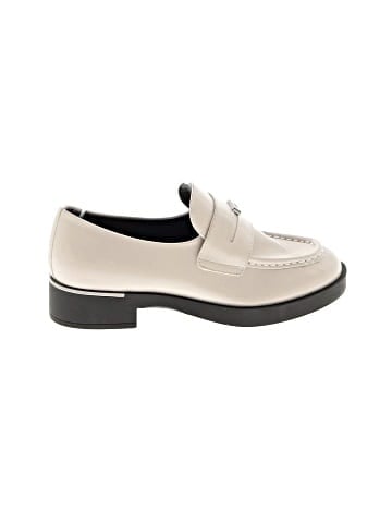 DKNY Flats (view 1)
