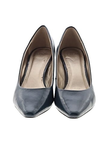 Joan & David Heels (view 2)