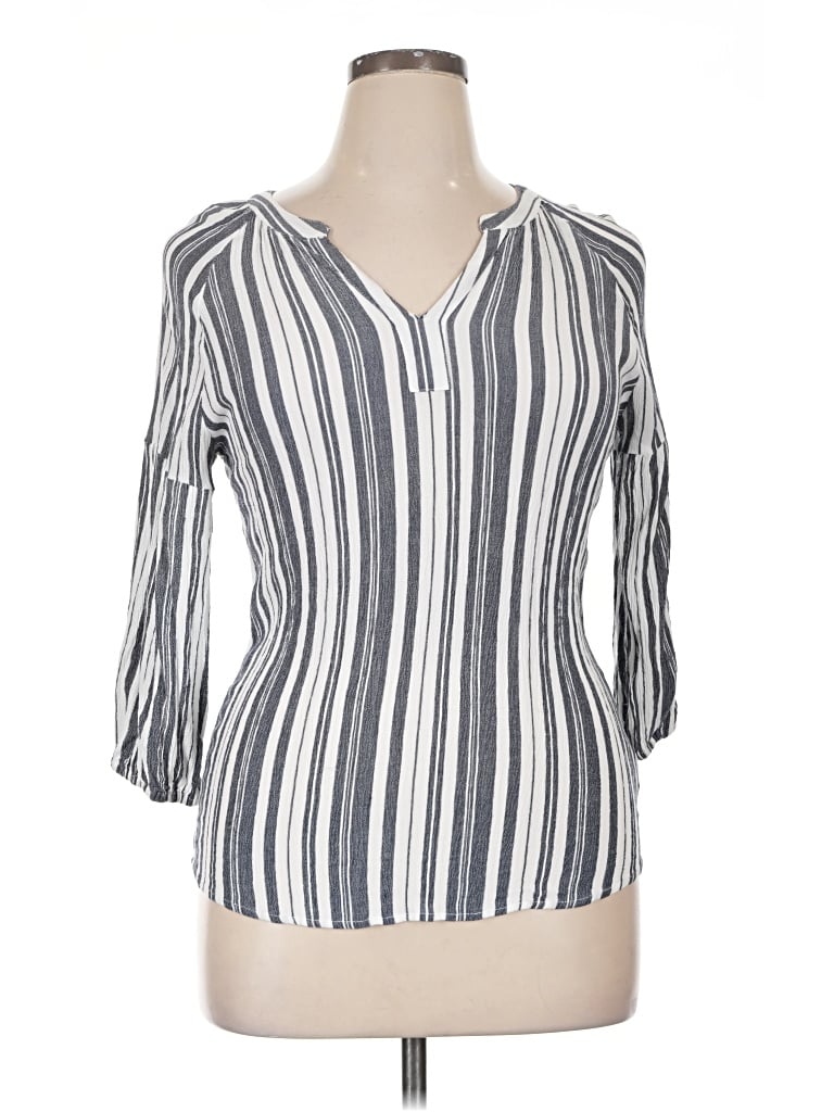 Pre-owned Avenue 3/4 Sleeve Blouse In Gray