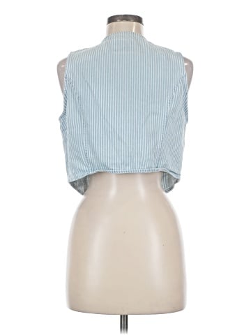 Old Navy Sleeveless Button-Down Shirt (view 2)
