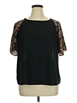 Emery Rose Short Sleeve Blouse