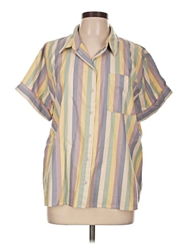 Universal Thread Short Sleeve Button-Down Shirt (view 1)