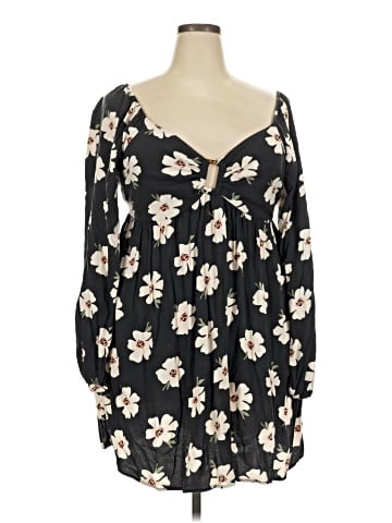 American Eagle Outfitters Casual Dress (view 1)
