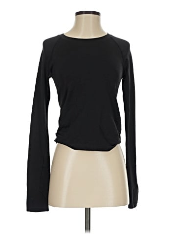 Lululemon Athletica Long Sleeve T-Shirt (view 1)