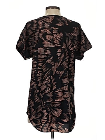 CAbi Short Sleeve Top (view 2)