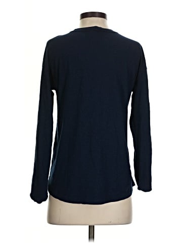 Liz Claiborne Long Sleeve T-Shirt (view 2)