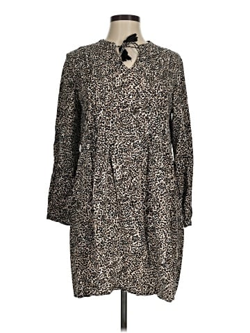 Old Navy Casual Dress (view 1)