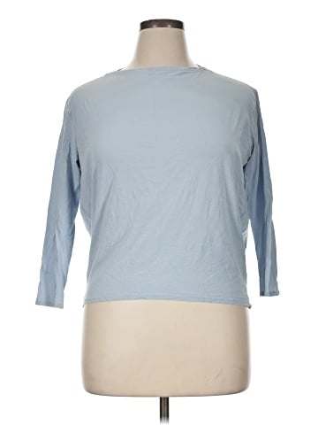 Lululemon Athletica 3/4 Sleeve T-Shirt (view 1)