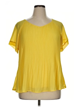 Linda Leal Short Sleeve Blouse