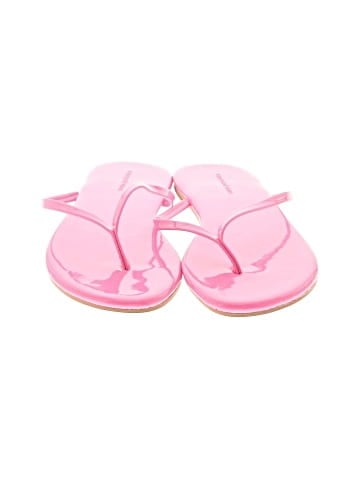 Vineyard Vines Flip Flops (view 2)