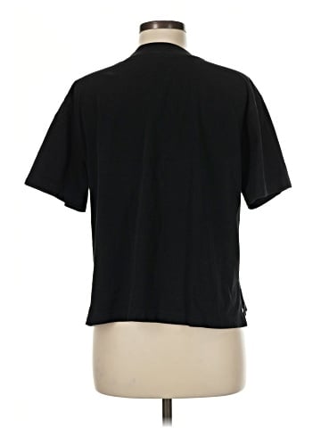 Uniqlo Short Sleeve T-Shirt (view 2)