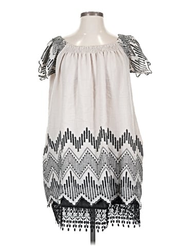 Romeo & Juliet Couture Casual Dress (view 1)