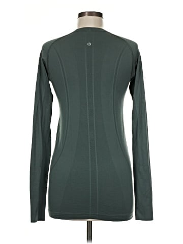Lululemon Athletica Long Sleeve T-Shirt (view 2)