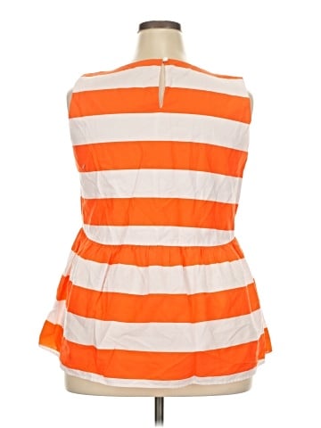 Crown & Ivy Casual Dress (view 2)
