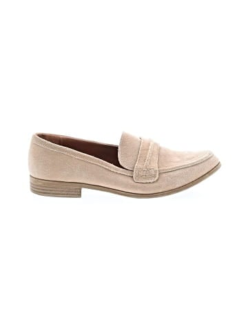 Universal Thread Flats (view 1)