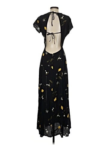 Urban Outfitters Casual Dress (view 2)