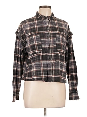 Universal Thread Long Sleeve Button-Down Shirt (view 1)