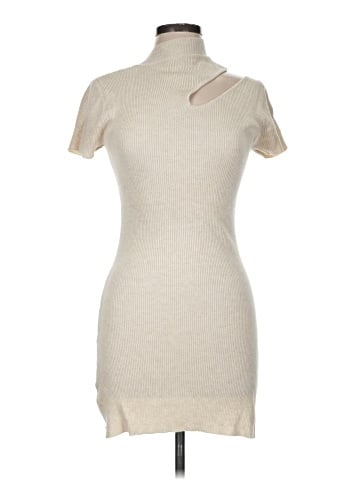 Le Lis Casual Dress (view 1)