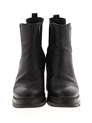 C La Canadienne Ankle Boots (view 2)