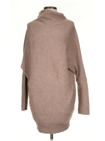 Bluivy Poncho (view 1)