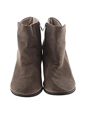 Unbranded Wedges (view 2)
