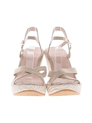 Unbranded Wedges (view 2)