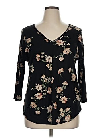 24/7 Maurices 3/4 Sleeve Top (view 1)