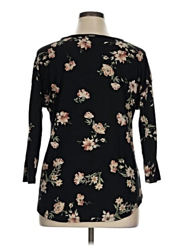 24/7 Maurices 3/4 Sleeve Top (view 2)
