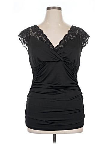 Trixxi Sleeveless T-Shirt (view 1)