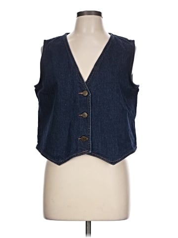 Dissh Sleeveless Button-Down Shirt (view 1)