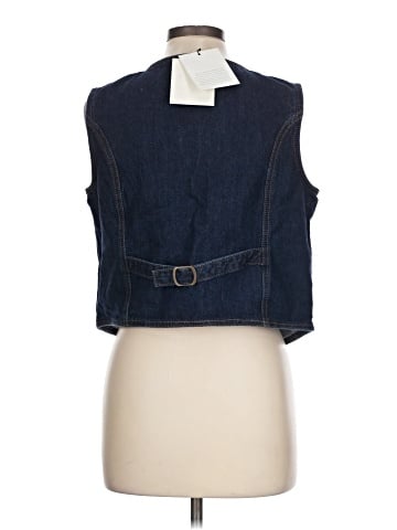 Dissh Sleeveless Button-Down Shirt (view 2)