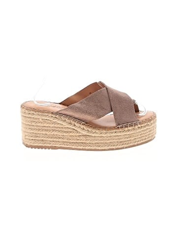 Splendid Wedges (view 1)