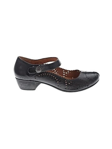 Taos Heels (view 1)