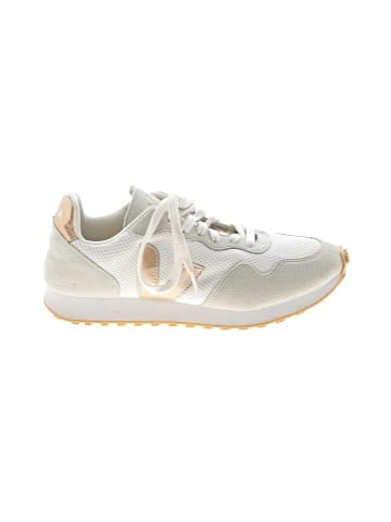 VEJA Sneakers (view 1)